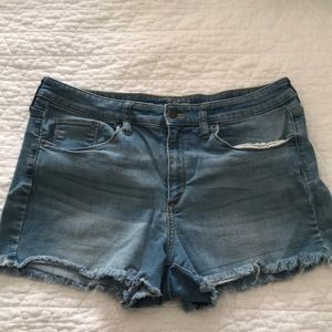 Light wash cutoff denim shorts